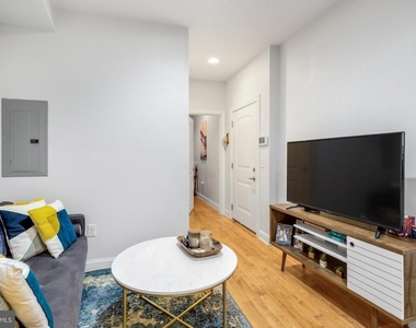 2427 Frankford Ave - Photo Thumbnail 2