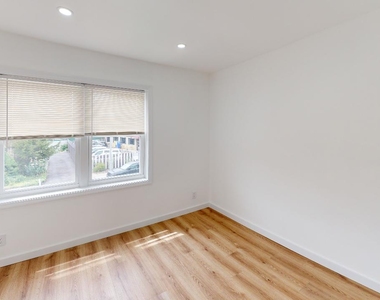 85-13 68th Avenue - Photo Thumbnail 11