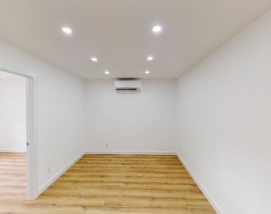 85-13 68th Avenue - Photo Thumbnail 4