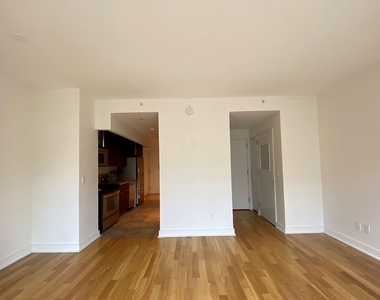 885 6th Avenue - Photo Thumbnail 2