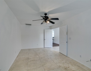 10732 Tapestry Winds Street - Photo Thumbnail 28