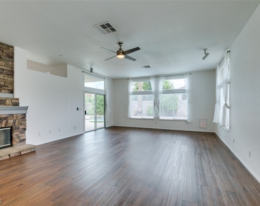 10732 Tapestry Winds Street - Photo Thumbnail 18