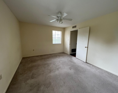 2203 W Pensacola Street - Photo Thumbnail 13