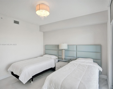 330 Sunny Isles Blvd - Photo Thumbnail 18