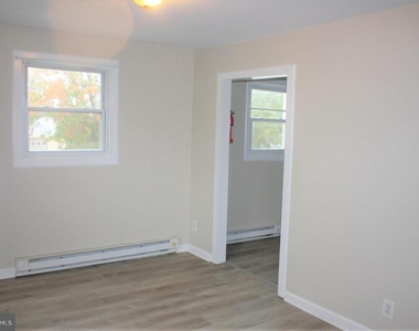 307 Headley St - Photo Thumbnail 1