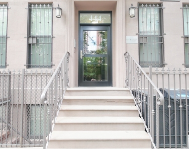 444 East 88th Street - Photo Thumbnail 18