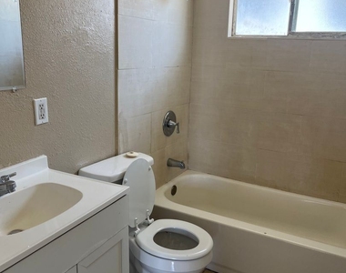 2516 Mesquite Ave #1-4 - Photo Thumbnail 3