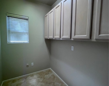 10409 Georgetown Place - Photo Thumbnail 10