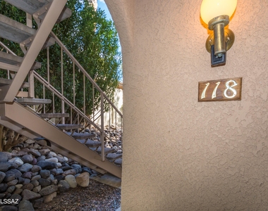 5750 N Camino Esplendora - Photo Thumbnail 23