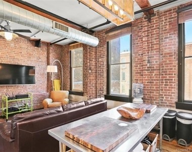 325 Lafayette Street - Photo Thumbnail 12