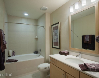 1755 Crescent Plaza Dr - Photo Thumbnail 2