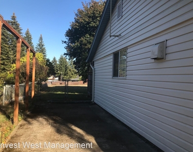 817 Ne 104 Avenue - Photo Thumbnail 1