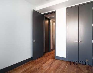 174 Knickerbocker Avenue - Photo Thumbnail 3