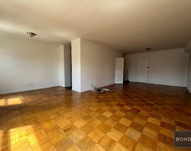 401 East 88th Street - Photo Thumbnail 2