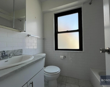 401 East 88th Street - Photo Thumbnail 10