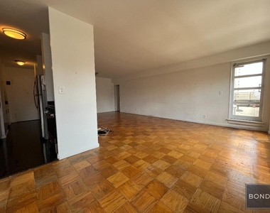 401 East 88th Street - Photo Thumbnail 3