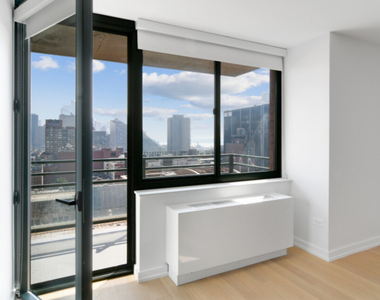 200 West 60th Street - Photo Thumbnail 5