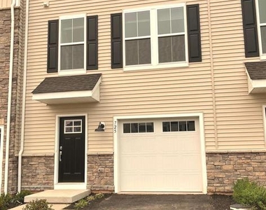 725 Peony Ln - Photo Thumbnail 0