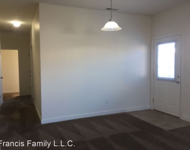 2603 - 2651 Brennen Lane & 3519 - 3533 Curran Avenue - Photo Thumbnail 20