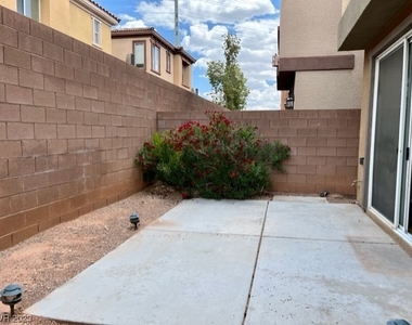 2312 Malaga Peak Street - Photo Thumbnail 21