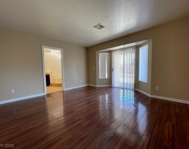 925 Alta Oaks Drive - Photo Thumbnail 22