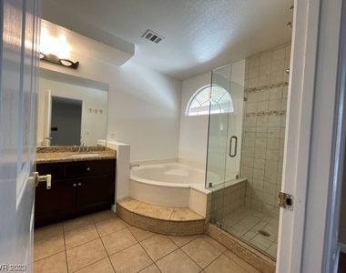 925 Alta Oaks Drive - Photo Thumbnail 23