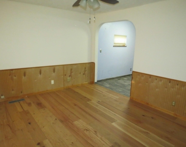 2860 Dolby Drive - Photo Thumbnail 4