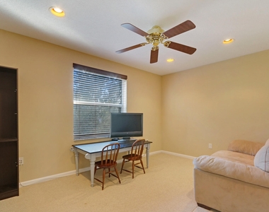 1427 Briar Oak Drive - Photo Thumbnail 14