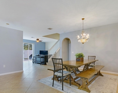 1427 Briar Oak Drive - Photo Thumbnail 5