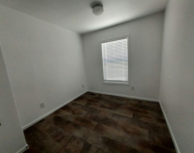 1624 Palm Street - Photo Thumbnail 4