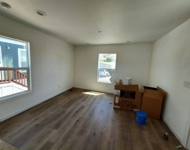 2038 Palm St - Photo Thumbnail 1