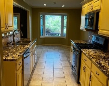 7719 Camelot  Cir - Photo Thumbnail 5