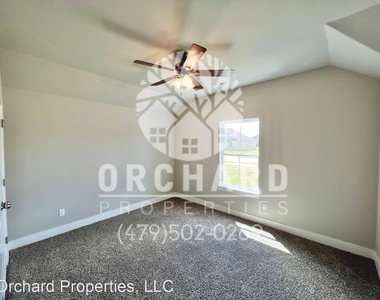 950 Arden St. - Photo Thumbnail 11