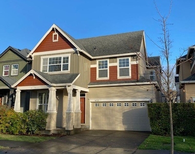 472 Ne 60th Ave - Photo Thumbnail 0