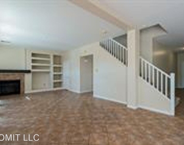 7265 West Gardenia Avenue - Photo Thumbnail 9