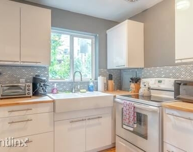 2243 Nw Flanders St #3 - Photo Thumbnail 9