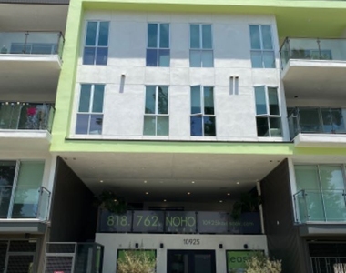 10925 Hartsook St - Photo Thumbnail 11