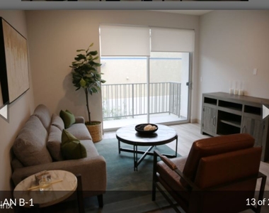 10925 Hartsook St - Photo Thumbnail 2