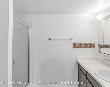 3323 S Monaco Pkwy Unit A - Photo Thumbnail 21