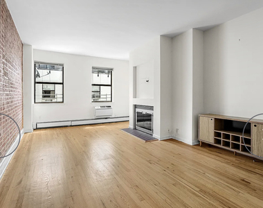 201 East 12th Street - Photo Thumbnail 3