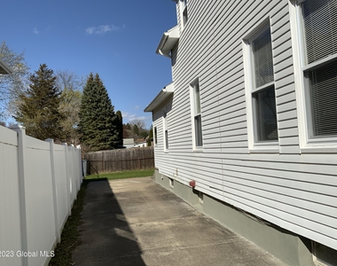 31 Wellington Avenue - Photo Thumbnail 26