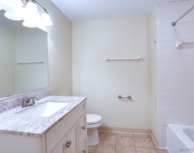 1525 Amherst Manor Drive - Photo Thumbnail 6