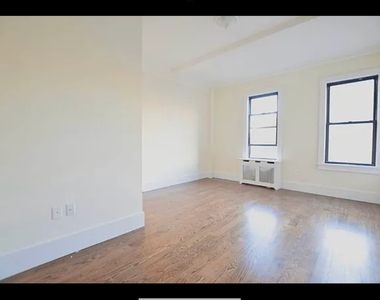 106 West 69th Street - Photo Thumbnail 3