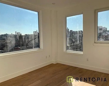 108 Havemeyer Street - Photo Thumbnail 4