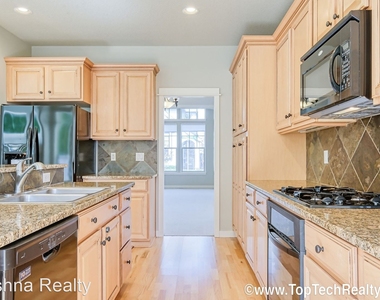 6246 Ne Ridgestone Ct - Photo Thumbnail 6