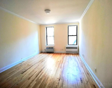 3rd Avenue & East 76th St - Photo Thumbnail 1
