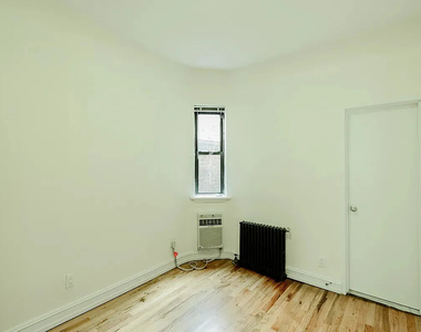 East 81st Street and 1st Avenue - Photo Thumbnail 3