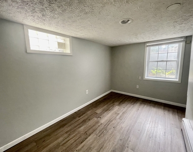 6103 Winthrop Avenue - Photo Thumbnail 13