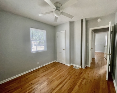 6103 Winthrop Avenue - Photo Thumbnail 4