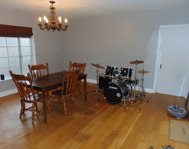 1132 N Hawthorne Lane - Photo Thumbnail 17